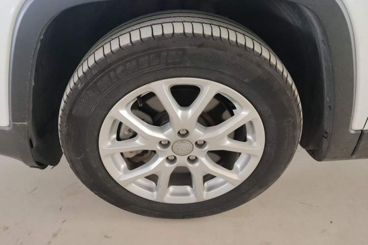 Used Jeep Cherokee 2016 2.0L Superior Edition