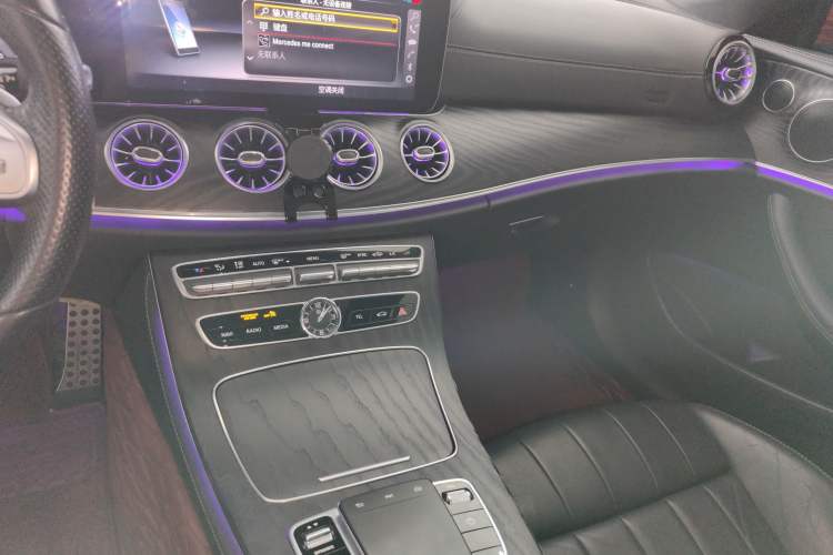 Used Mercedes-Benz E-Class 2019 E 200 4MATIC Coupe Audio And AC Panel