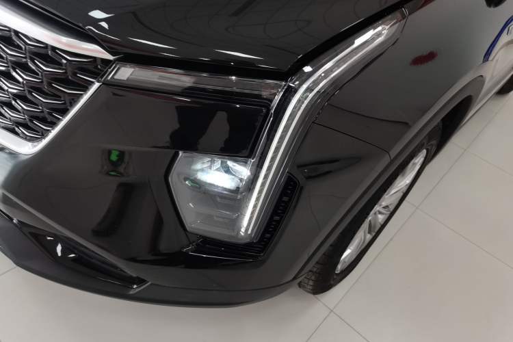 Used Cadillac XT4 2024 28T Two-Wheel-Drive Luxury Version