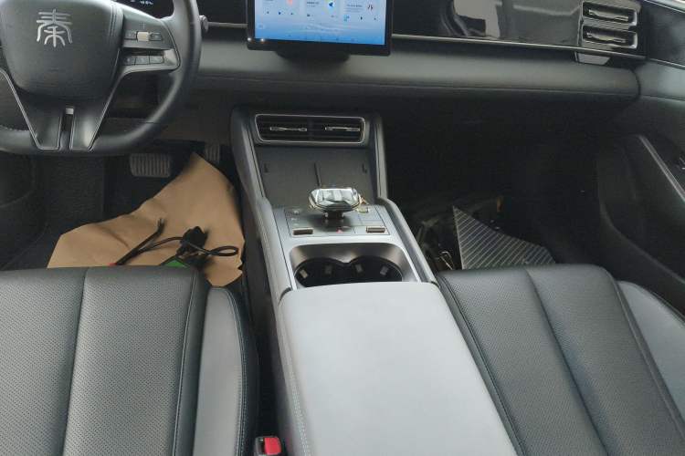 Used BYD Qin L 2024 DM-i 80KM Leading Model Gear Lever