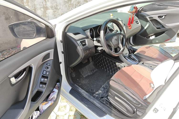 Used Hyundai Elantra (5th Generation / Langdong) 2015 1.6L Automatic Luxury Model Driver Seat