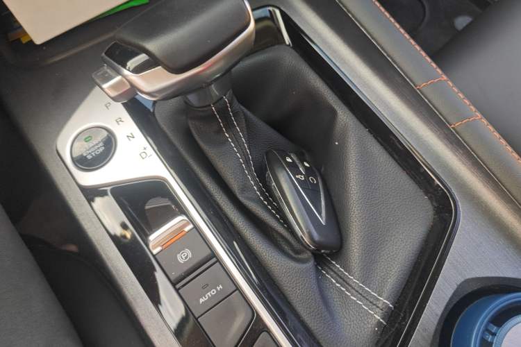 Used CHANGAN OSHAN X7 PLUS 2022 1.5T Blue Whale Edition Automatic Prestige Version Gear Lever