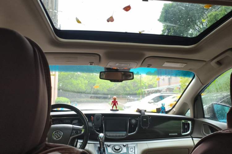 Used Buick GL8 2011 3.0L XT Luxury Business Flagship Edition Headliner