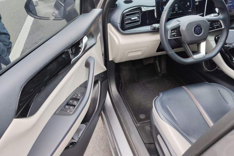 Used BYD Qin PLUS 2023 Champion Edition DM-i 55KM Leading Model