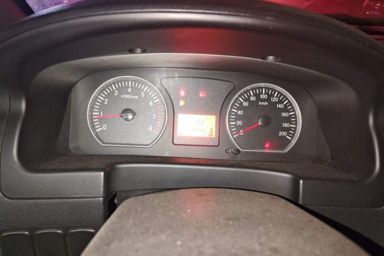 Used FORTHING Lingzhi 2013 M3 1.6L 7-seat Standard Model Instrument Cluster