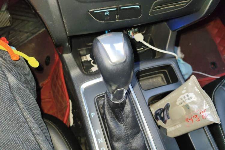 Used Ford Kuga 2017 EcoBoost 180 Two-Wheel-Drive Tiger Leap Model
