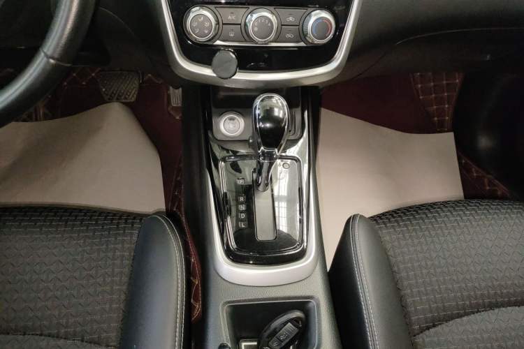Used Nissan Tiida 2020 1.6L CVT Smart Drive Edition Gear Lever