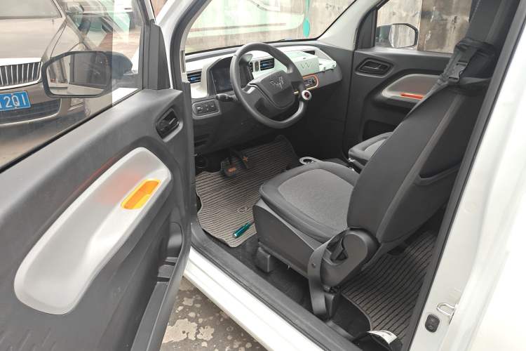 Used Wuling Hongguang MINIEV 2020 Enjoyment Model Lithium Iron Phosphate Driver Seat