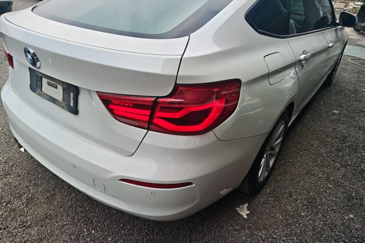Used BMW 3 Series GT 2017 320i Sport Edition
