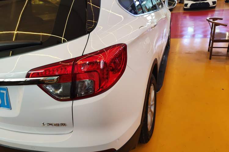 Used Buick Envision 2017 28T Four-Wheel Drive Elite Model Exterior 3