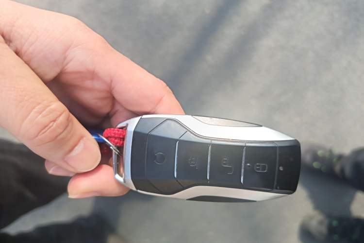 Used BYD Tang New Energy 2018 DM 2.0T All-Wheel Drive Smart Connectivity Luxury Model 7 Seats China V Emission Standard