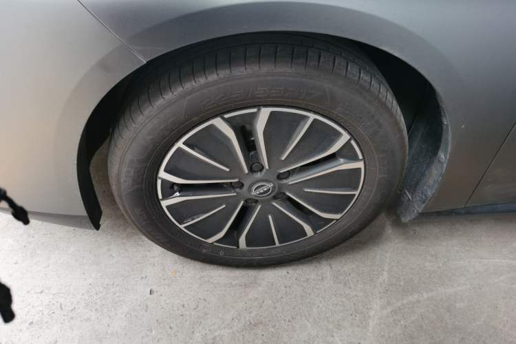 Used Nissan N6 2026 Model 180 Max Exterior 4