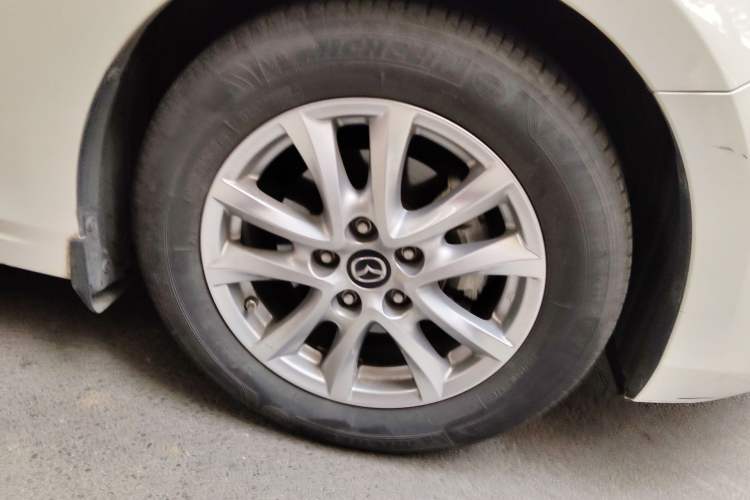 Used Mazda 3 Axela 2017 Sedan 1.5L Automatic Luxury Model China VI Standard Right Front Wheel Hub