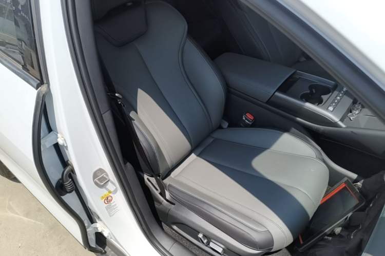 Used BYD Qin L 2025 EV 545KM Beyond Version Right Front Seat