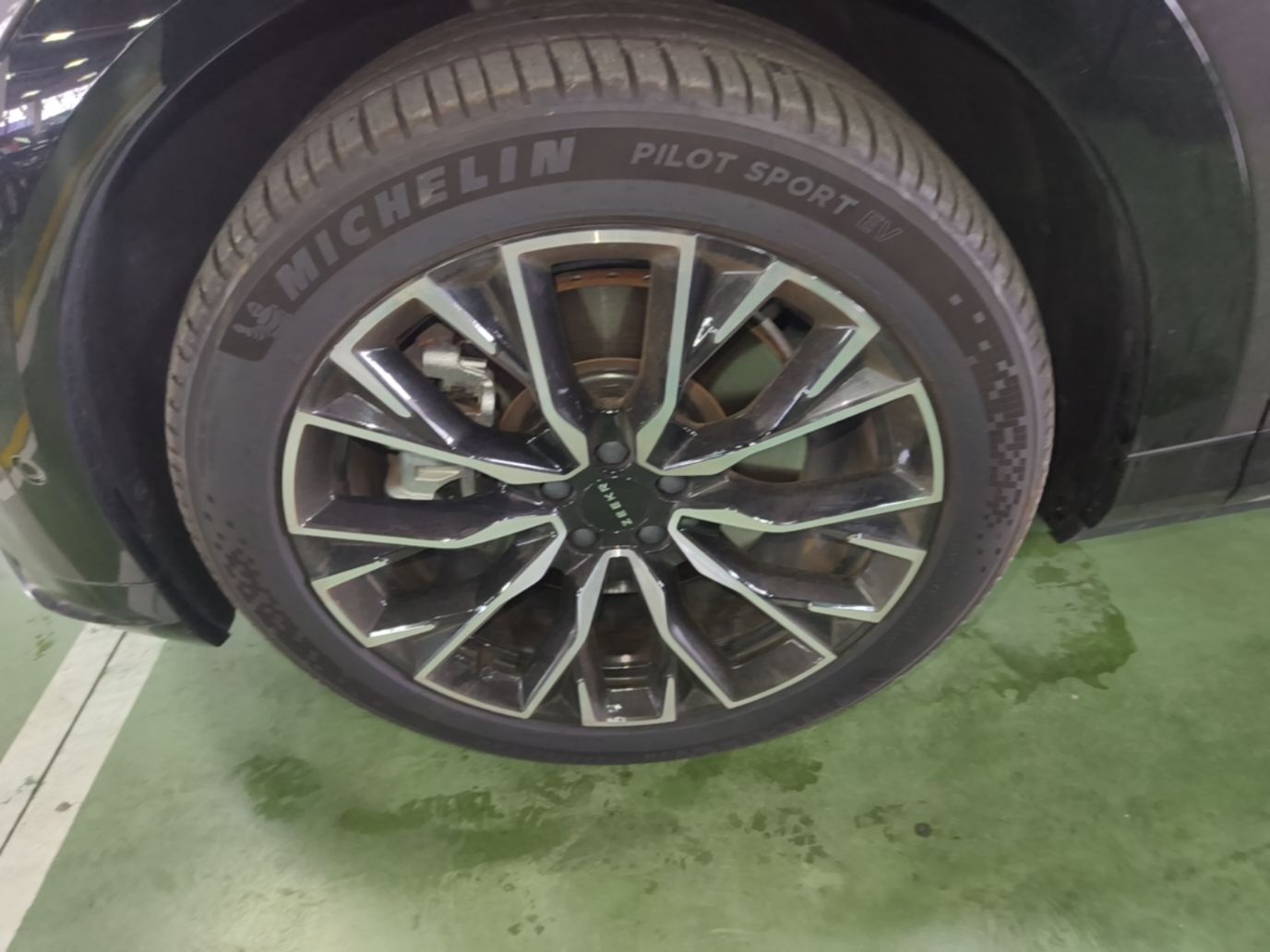 Zeekr 7X 2025 100 kWh Long-Range Rear-Wheel Drive with Intelligent Driving Features — снимка 10
