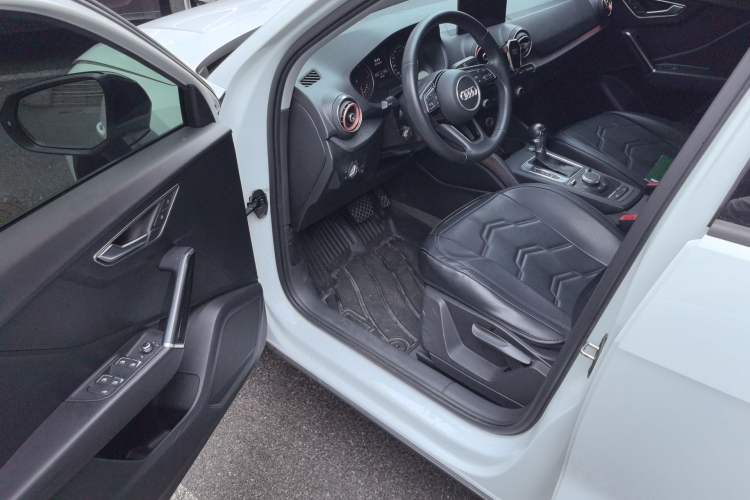 Used Audi Q2L 2018 35 TFSI Launch Exclusive Edition China V Driver Seat