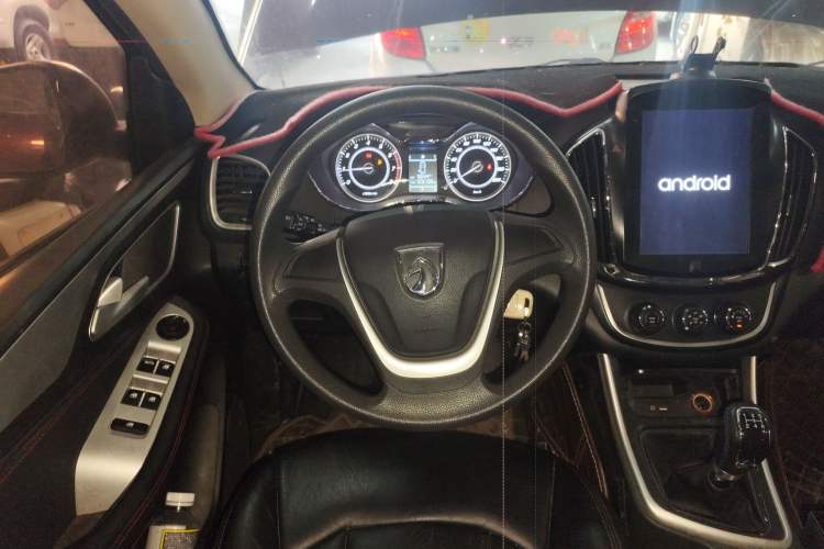 Used Baojun 560 2015 1.8L manual Comfort trim level