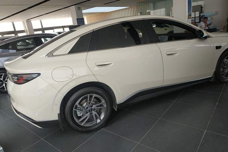 Used BYD Seal 06 New Energy 2025 EV 545KM Premium Edition Rear Right 45 Deg