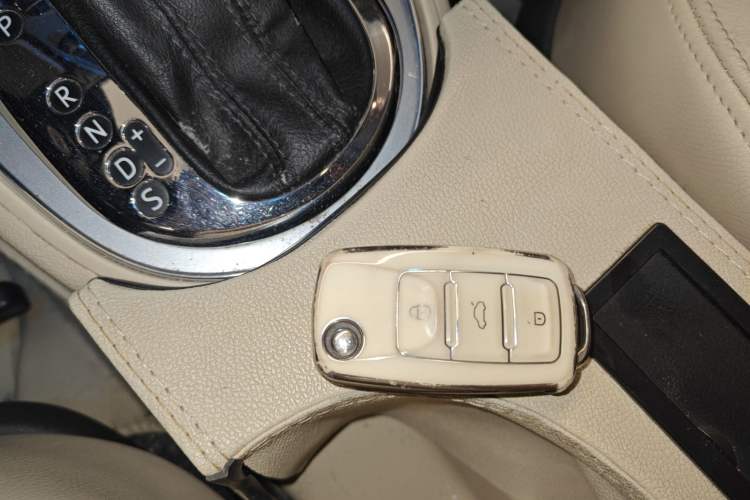 Used Volkswagen Lavida 2011 1.6L Automatic Premium Edition Vehicle Key