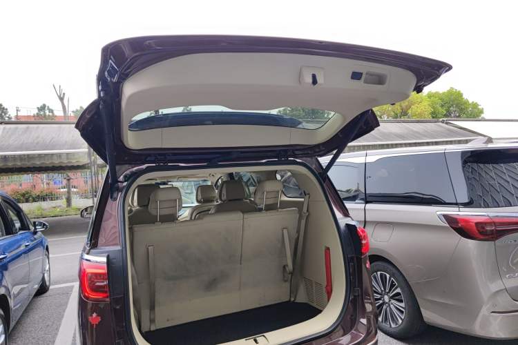 Used Buick GL8 2022 ES Land Cruiser 653T Luxury Model
