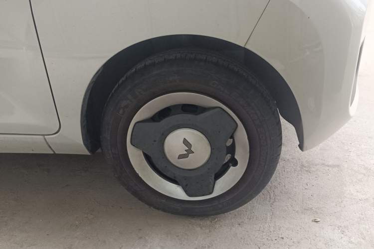 Used Wuling Hongguang MINIEV 2022 Macaron Premium Model – Lithium Iron Phosphate Right Front Wheel Hub