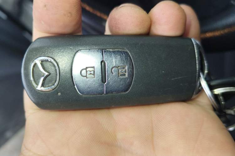 Used Mazda CX-4 2018 2.0L Automatic Two-Wheel Drive Blue Sky Dynamic Version China V Standard Vehicle Key