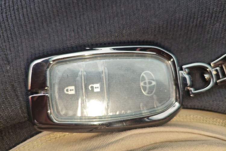 Used Toyota RAV4 2016 2.0L CVT Two-Wheel Drive Fashion Edition China V Standard