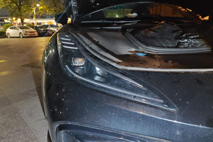 Used NETA GT 2023 580 AWD Right Front Headlight