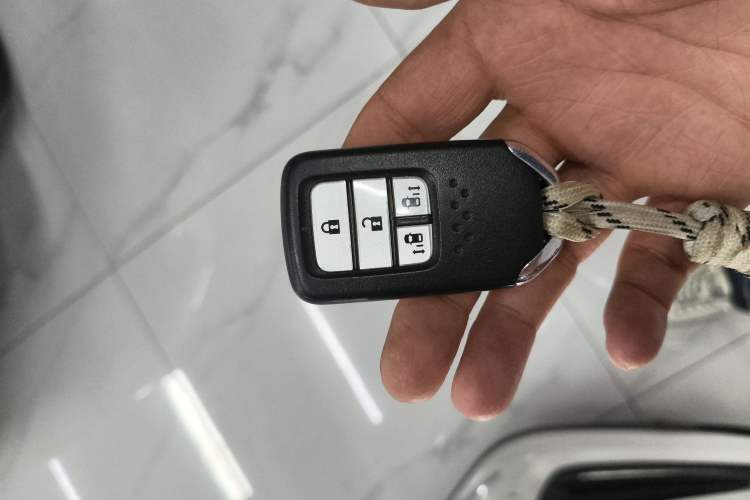 Used Honda Elysion 2016 2.4L Luxury Edition
