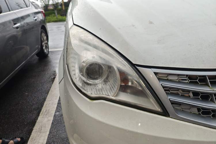 Used BAIC Weiwang M20 2014 1.5L Basic Version BJ415B Right Front Headlight