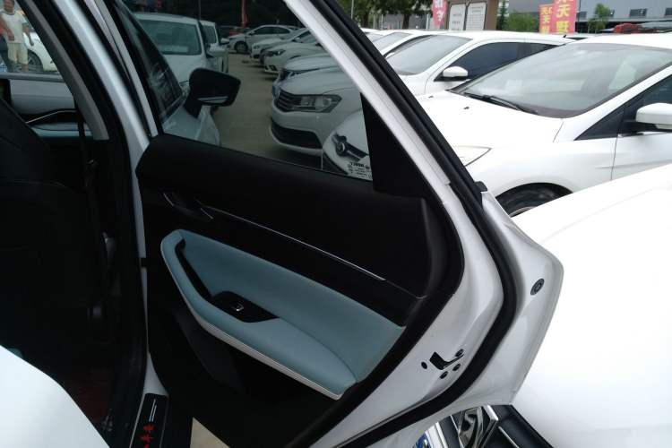 Used Geely Auto Emgrand S 2022 1.4T CVT Crossover Player Edition
