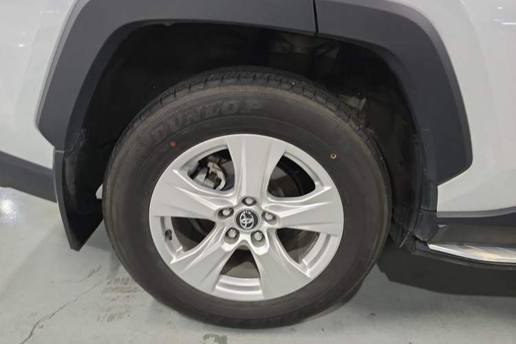 Used Toyota RAV4 2024 2.0L CVT Two-Wheel Drive Urban Edition Exterior 3