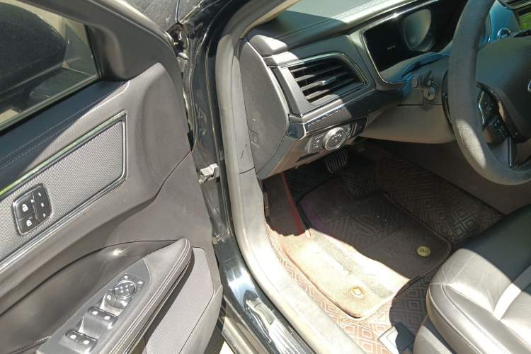 Used Ford Taurus 2018 EcoBoost 245 Premier Edition China V Standard Driver Seat