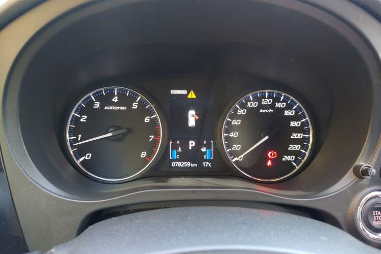 Used Mitsubishi Outlander 2018 2.4L 4x4 Luxury Edition 7-Seater Instrument Cluster