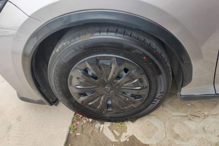 Used Toyota bZ3 2023 517 km Elite PRO Left Front Wheel Hub