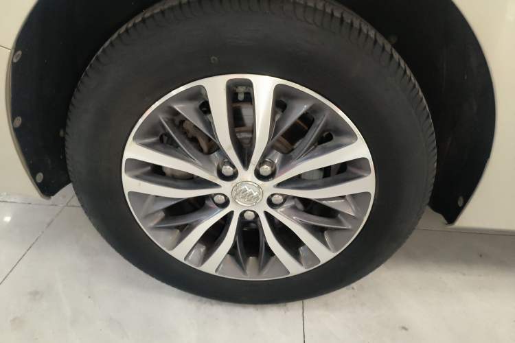 Used Buick GL8 2017 ES 28T Luxury Model China V Standard
