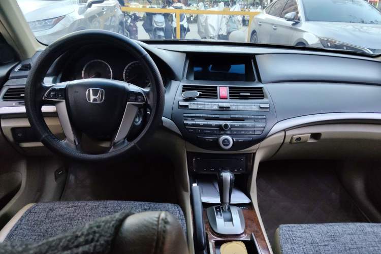 Used Honda Accord 2012 2.0L SE
