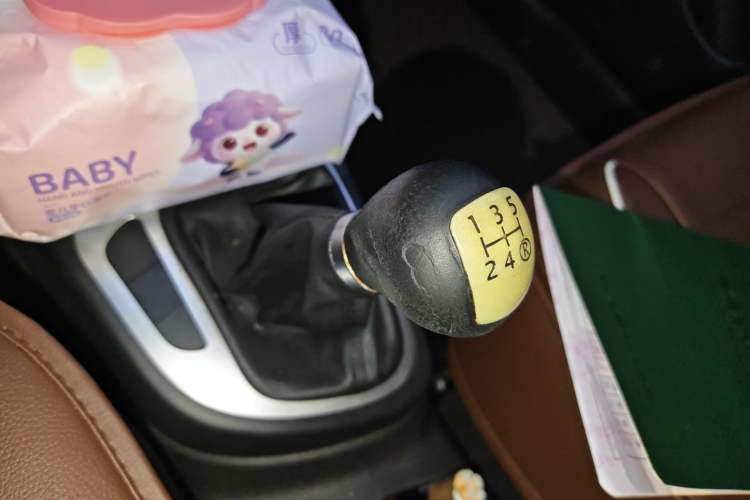 Used FAW Junpai D60 2015 1.5L Manual Standard Edition Gear Lever