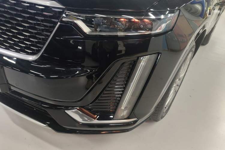 Used Cadillac XT6 2021 2.0T Six-Seater Four-Wheel-Drive Luxury Version
