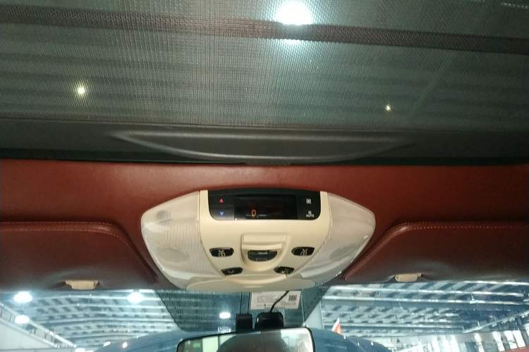 Used Mercedes-Benz Viano 2013 3.0L Comfort Edition Headliner