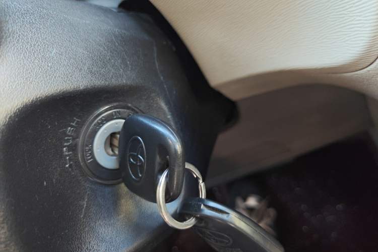 Used Toyota SIENNA 2011 3.5L 4x4 Automatic
