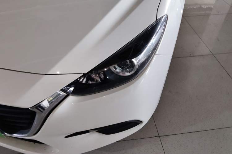 Used Mazda 3 Axela 2017 Hatchback 1.5L Automatic Comfort Model Emission Standard China V