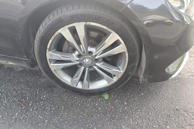 Used Mercedes-Benz E-Class 2015 E 260 L Sport & Fashion Model
