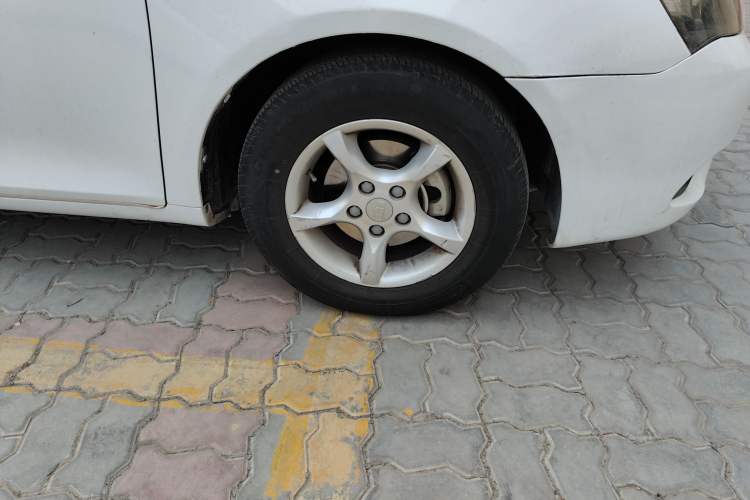 Used Geely Auto Classic Emgrand 2013 Hatchback 1.5L Manual Entry-Level Model