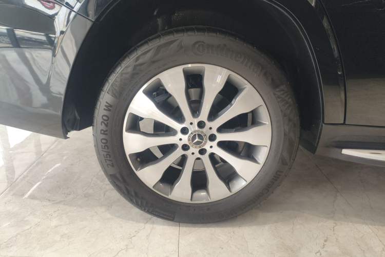 Used Mercedes-Benz GLS 2018 Refreshed GLS 400 4MATIC Dynamic Edition Right Rear Wheel Hub