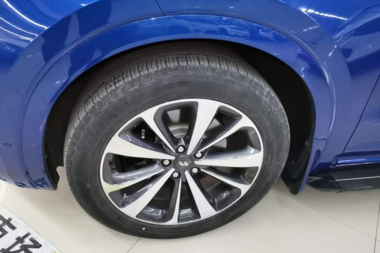 Used Li Auto ONE 2020 Extended-Range 6-Seater Version Left Front Wheel Hub