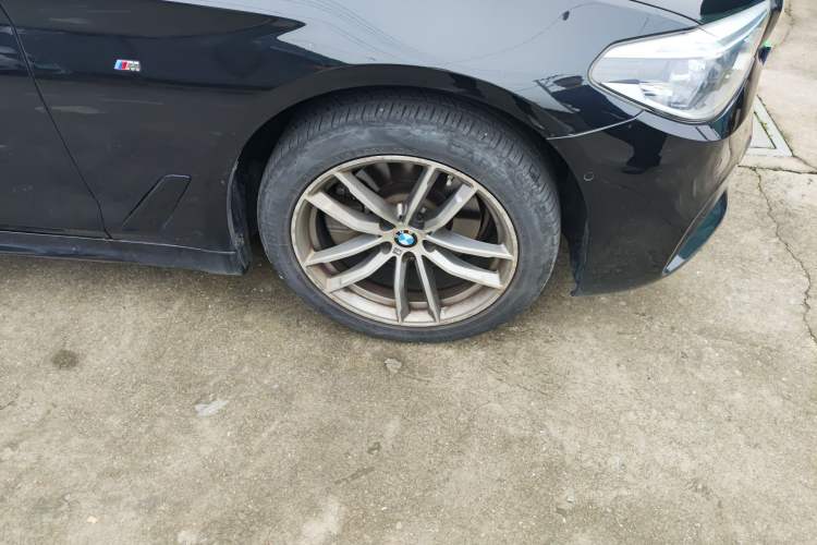 Used BMW 5 Series 2018 525Li M Sport Package Right Front Wheel Hub