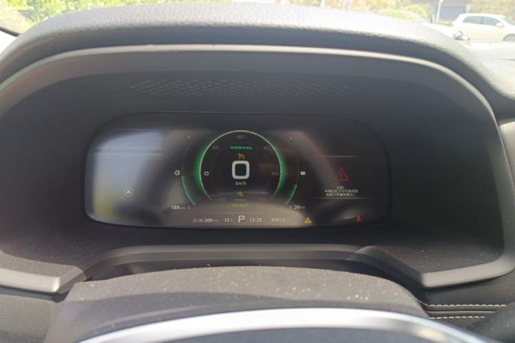 Used Roewe i6 New Energy 2017 45T Hybrid Connective Smart Luxury Edition