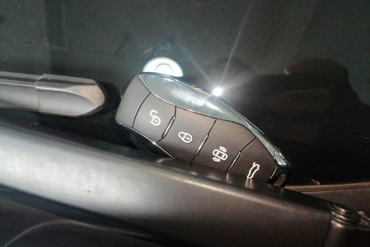 Used Hongqi H5 2023 2.0T Automatic Smart Connect Flagship Edition
