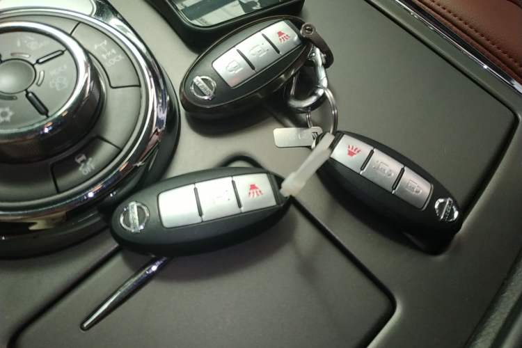 Used Nissan Patrol 2018 4.0L LinkedIn Edition Vehicle Key